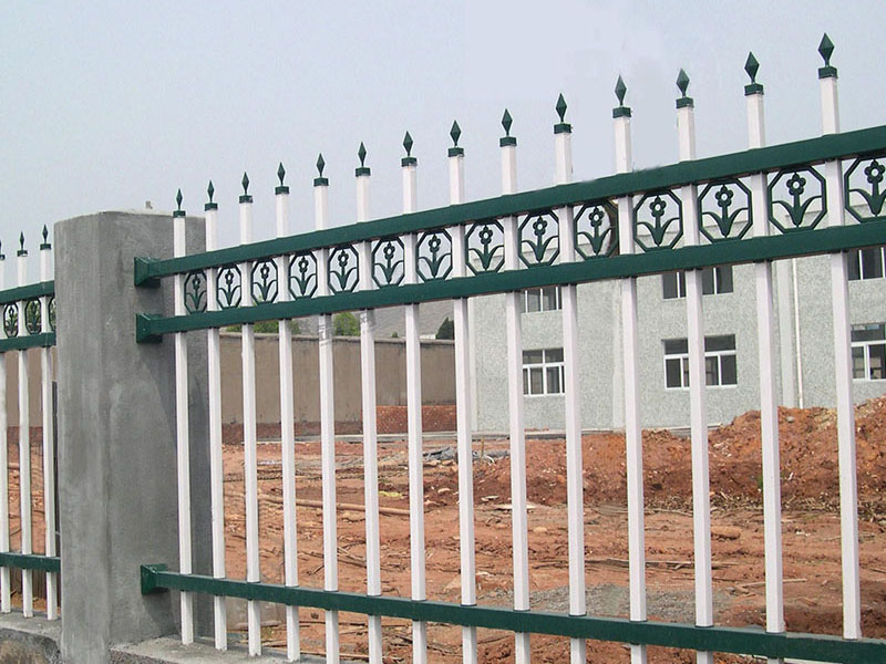 安全楼梯护栏 定制锌钢防护栏价格 铁围墙栅栏