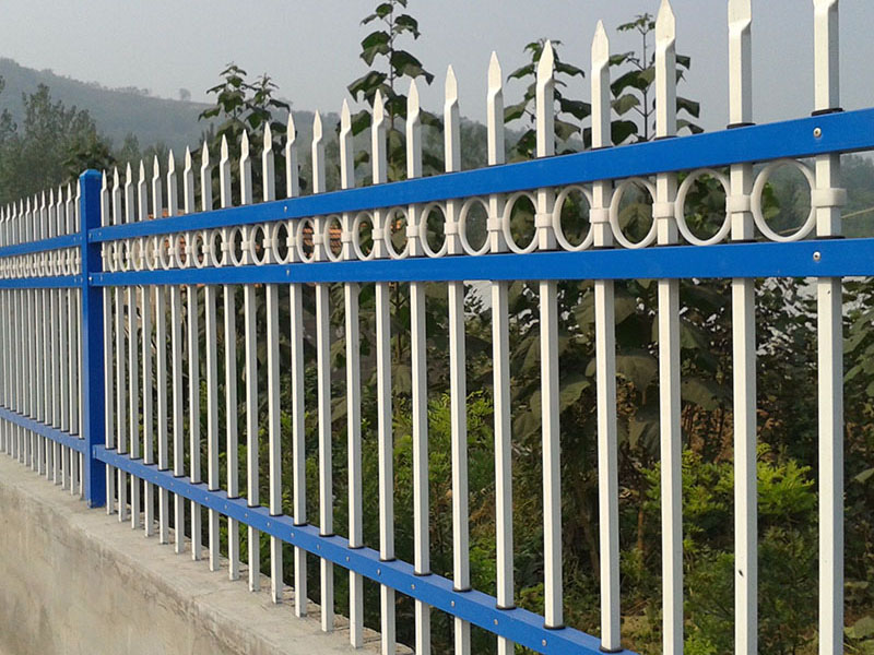 圆管锌钢护栏 铁艺护栏加工厂 普通铁栏杆多少钱一米